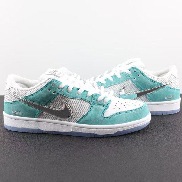 Nike Other - Nike SB Dunk Low